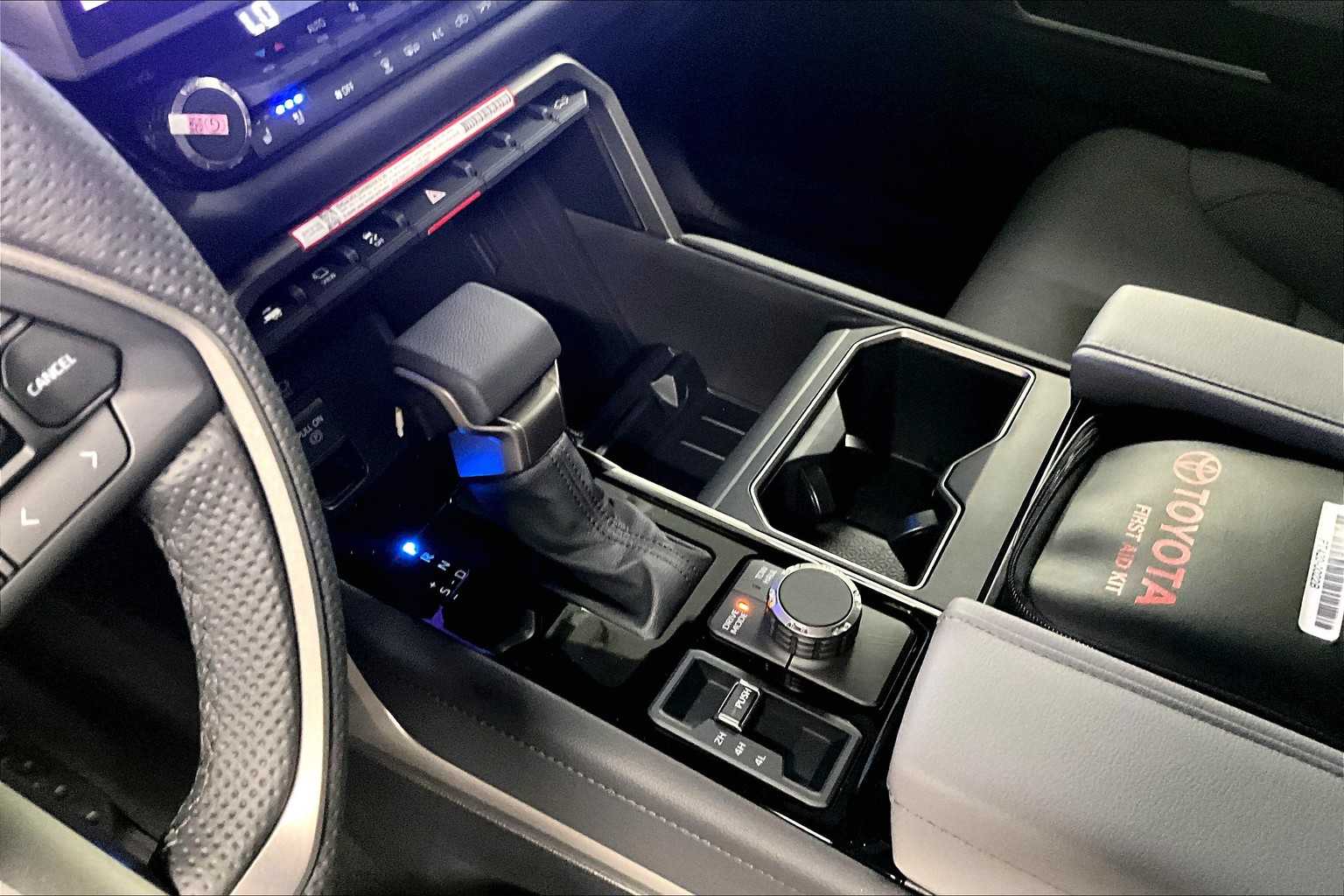 2025 Toyota Tundra Limited Hybrid - Photo 14