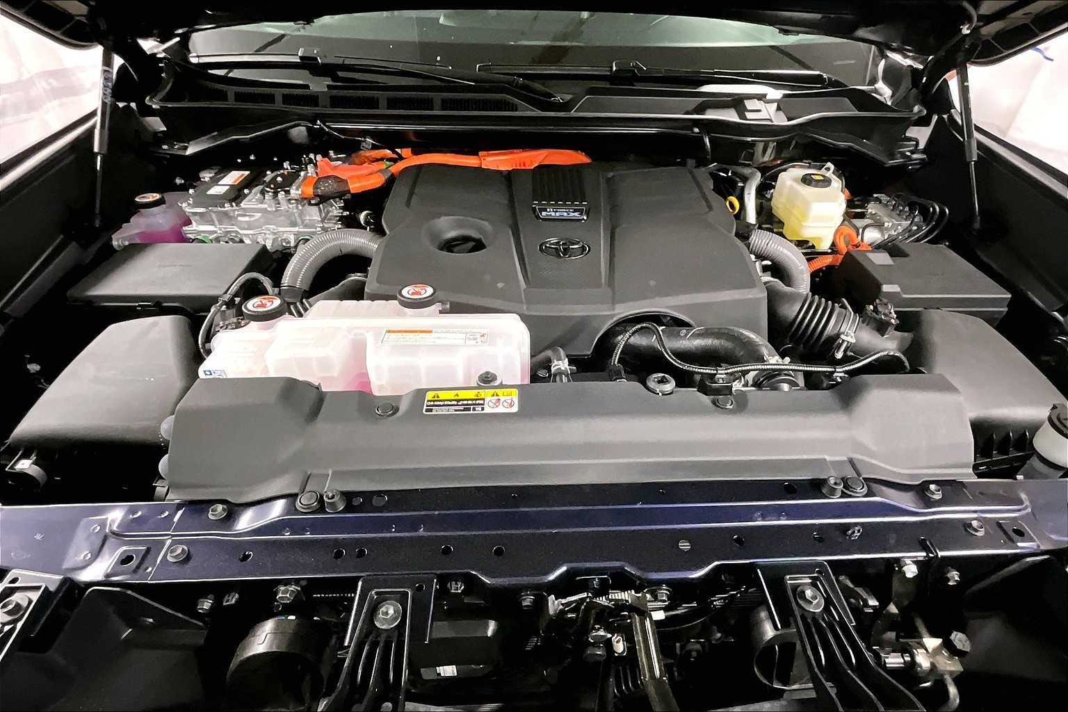 2025 Toyota Tundra Limited Hybrid - Photo 16