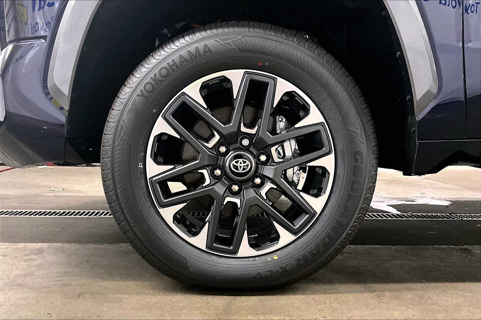 2025 Toyota Tundra Limited Hybrid - Photo 8