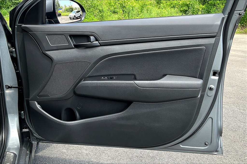 2017 Hyundai Elantra Sport - Photo 25