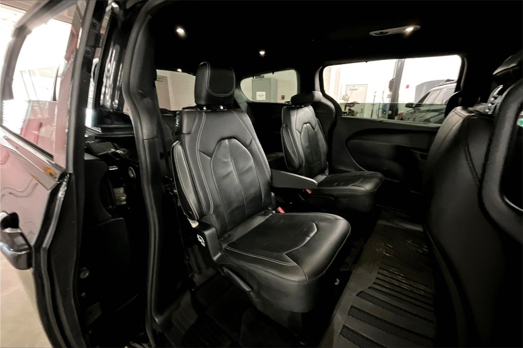 2021 Chrysler Pacifica Touring L - Photo 16