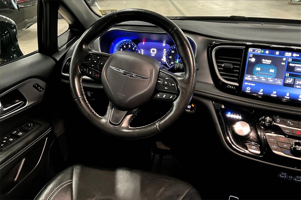 2021 Chrysler Pacifica Touring L - Photo 18
