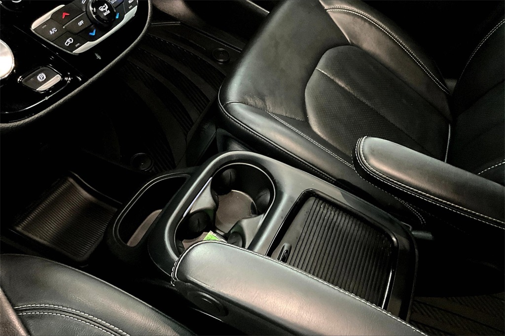 2021 Chrysler Pacifica Touring L - Photo 21