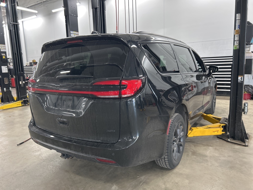 2021 Chrysler Pacifica Touring L - Photo 4