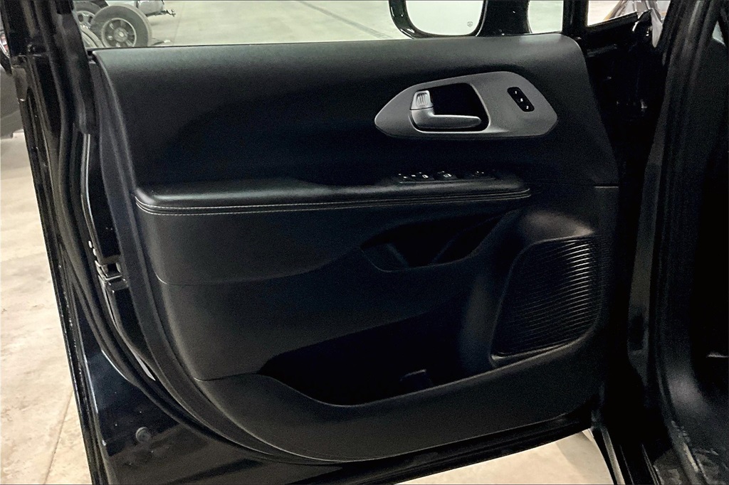 2021 Chrysler Pacifica Touring L - Photo 9