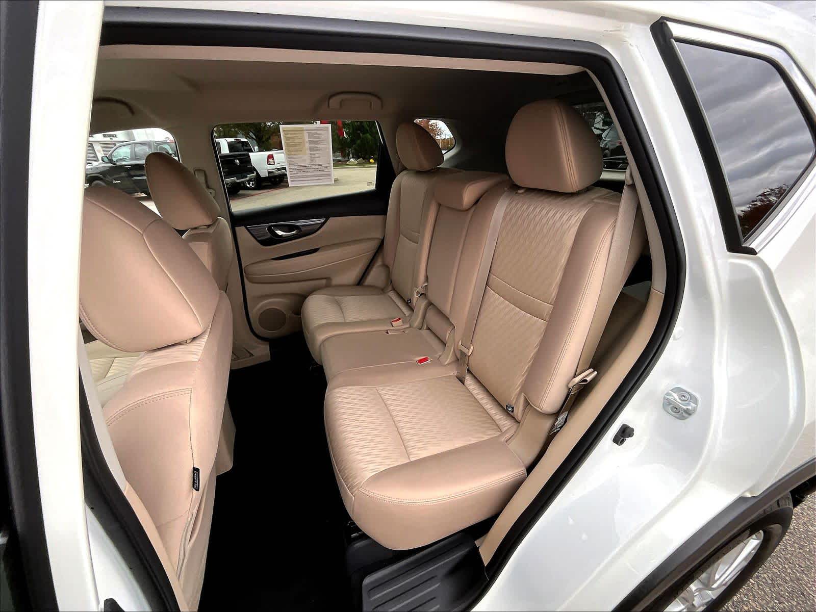 2018 Nissan Rogue SV - Photo 15