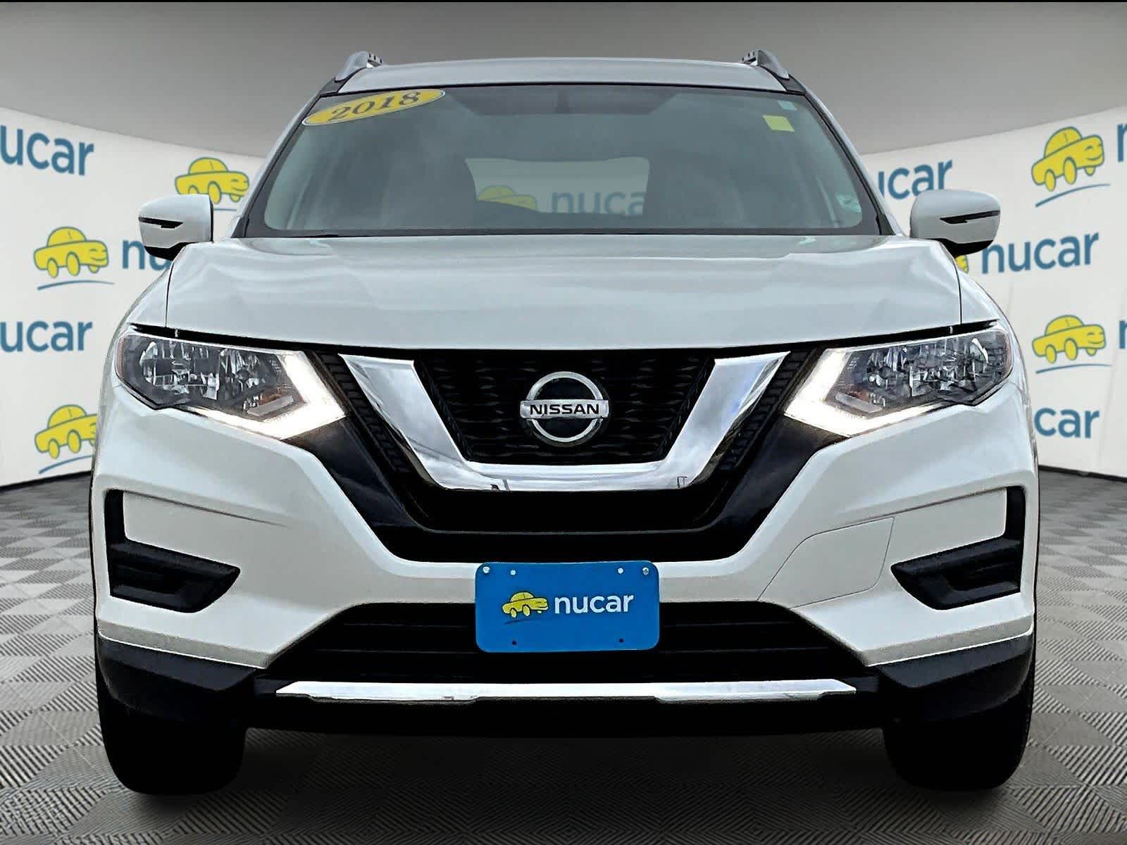 2018 Nissan Rogue SV - Photo 2