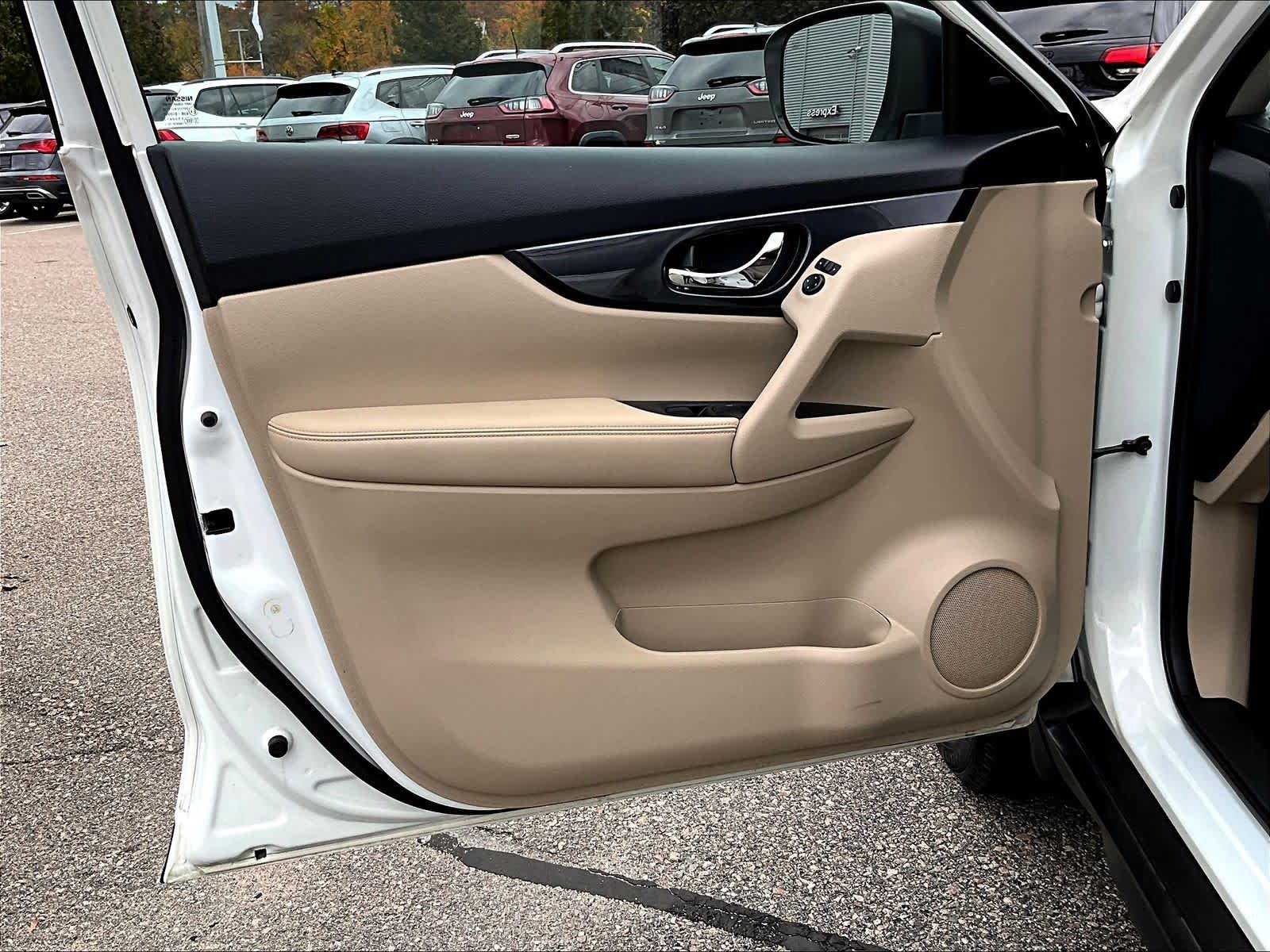 2018 Nissan Rogue SV - Photo 9