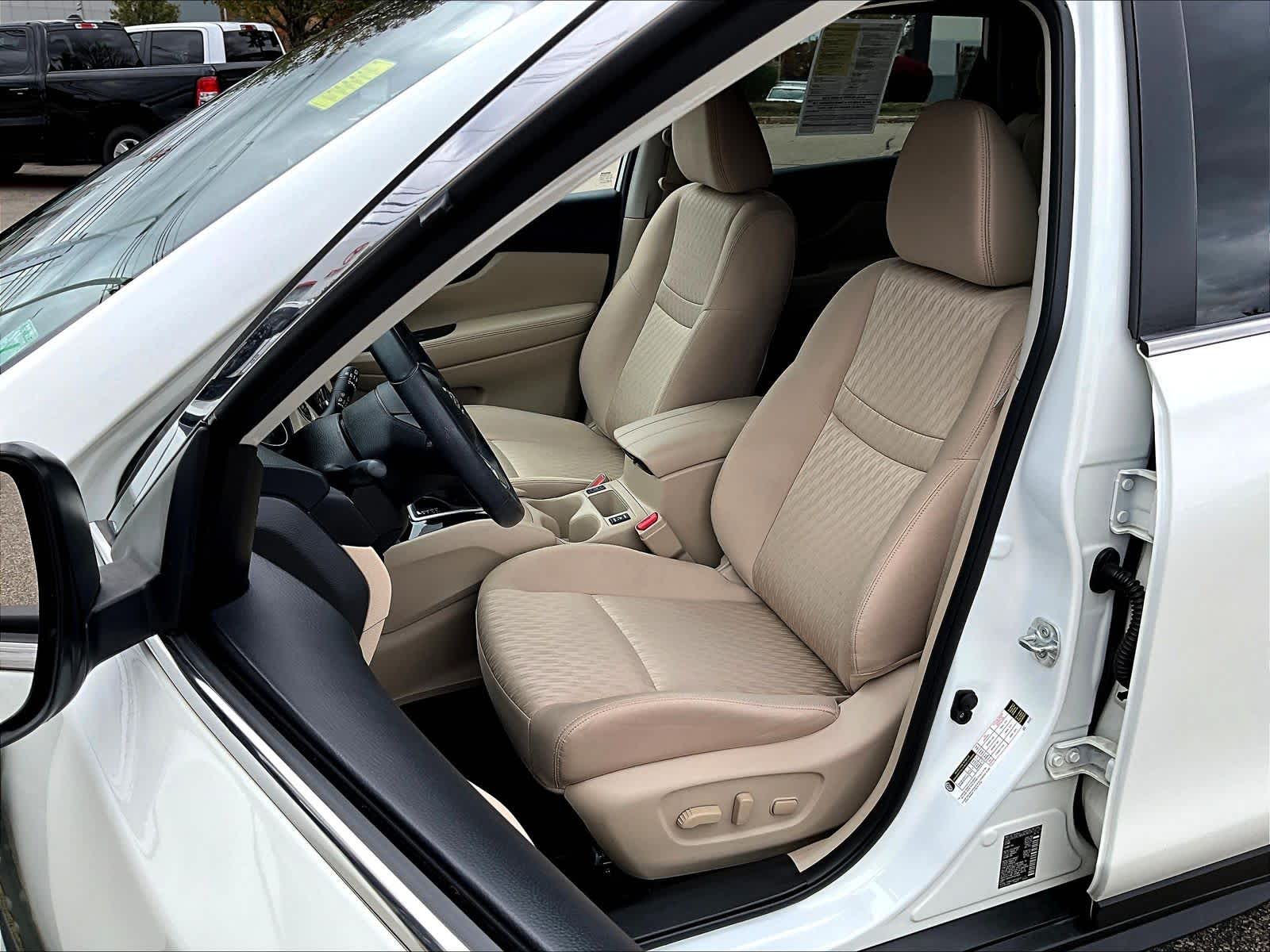 2018 Nissan Rogue SV - Photo 10