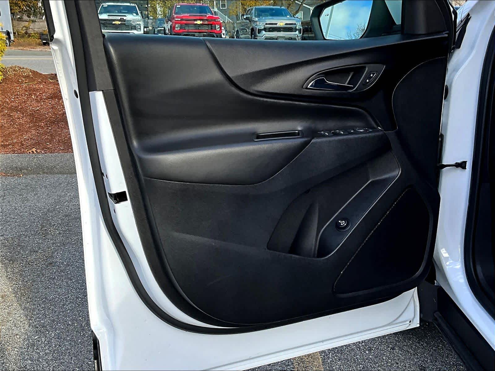 2024 Chevrolet Equinox LT - Photo 9