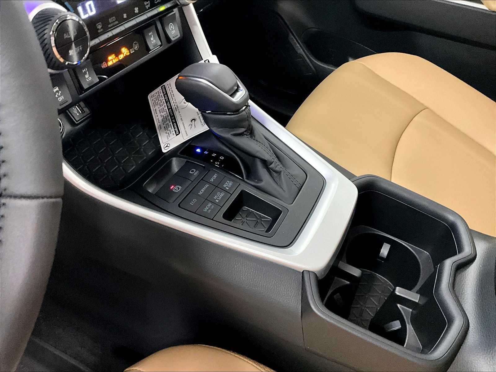 2025 Toyota RAV4 XLE Premium - Photo 14