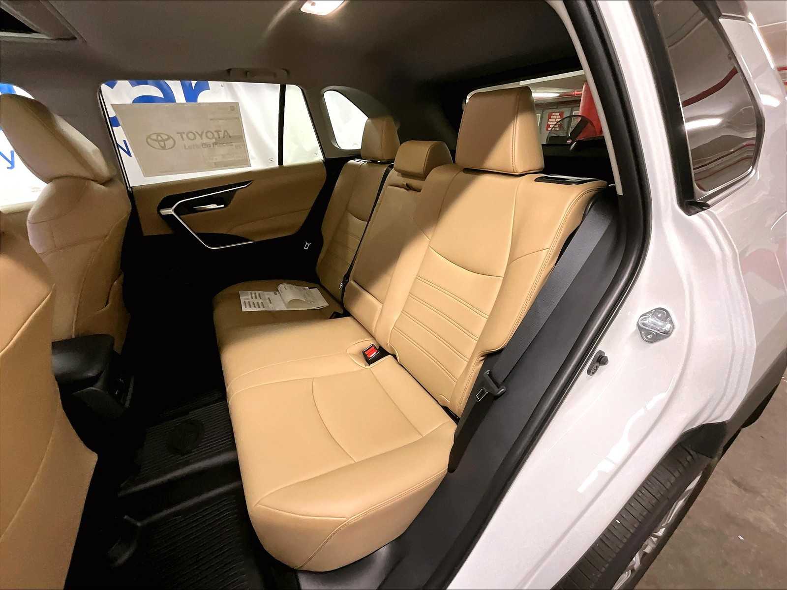 2025 Toyota RAV4 XLE Premium - Photo 15