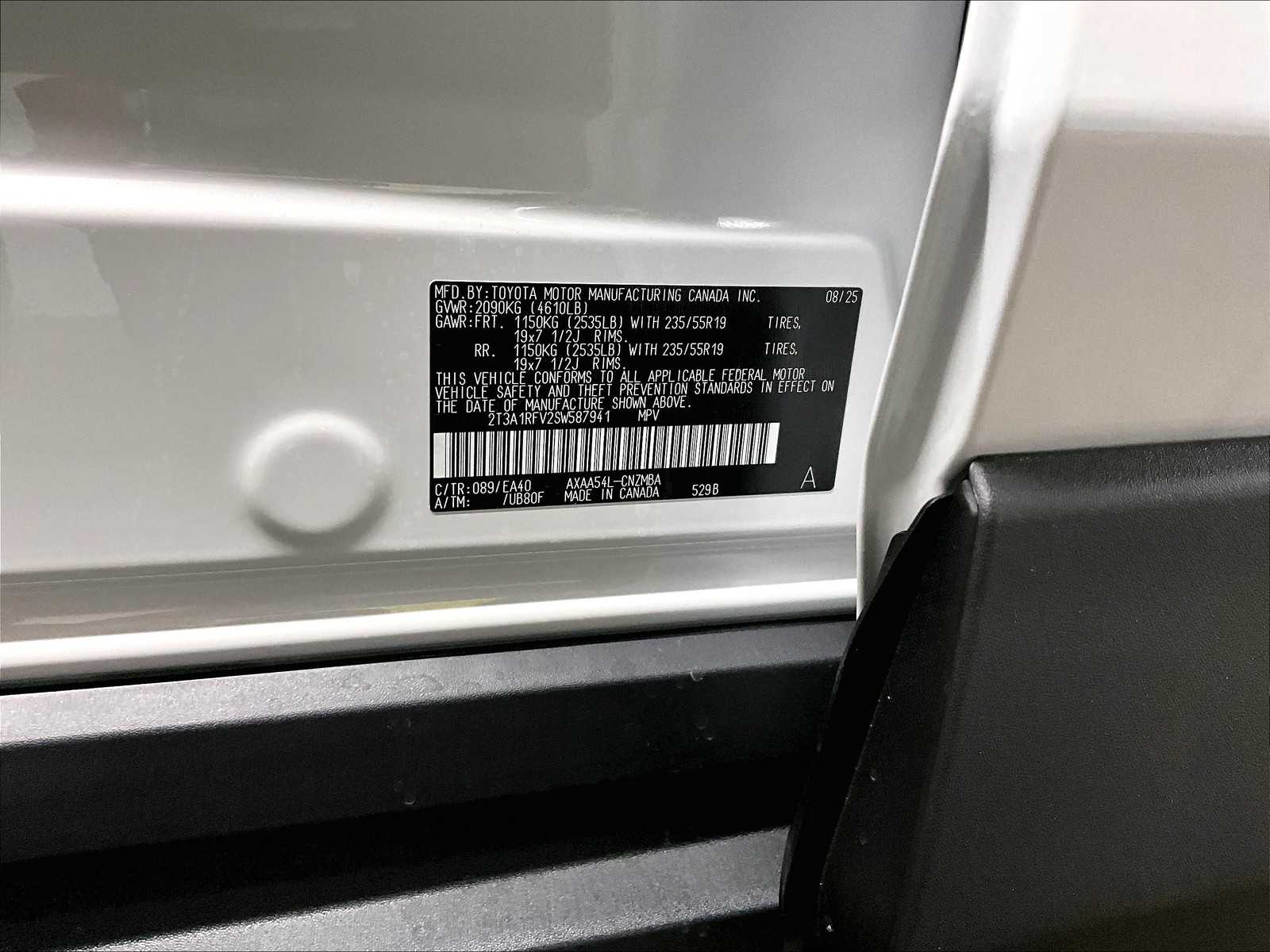 2025 Toyota RAV4 XLE Premium - Photo 17