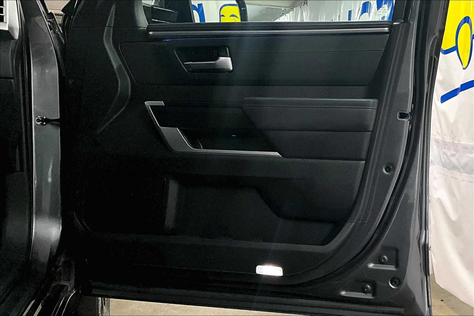 2024 Toyota Tundra Platinum - Photo 12
