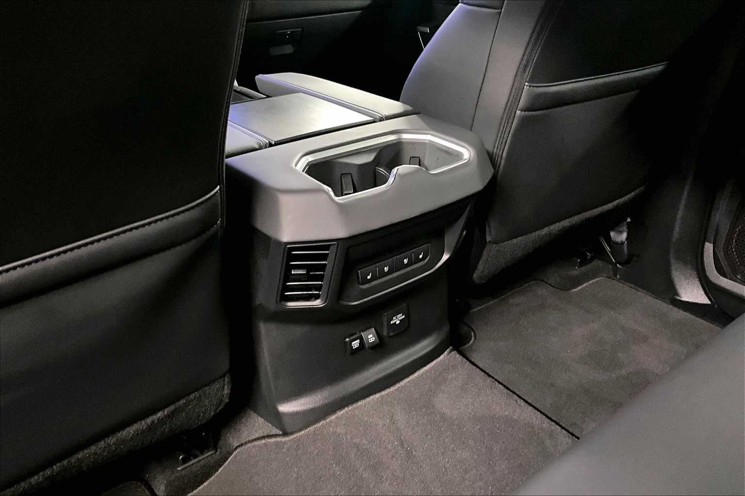 2024 Toyota Tundra Platinum - Photo 28