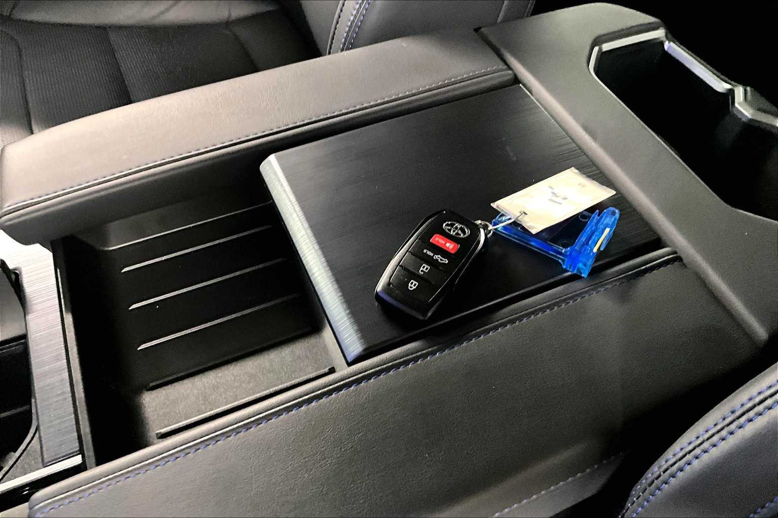 2024 Toyota Tundra Platinum - Photo 31