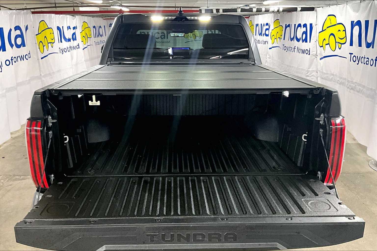 2024 Toyota Tundra Platinum - Photo 32