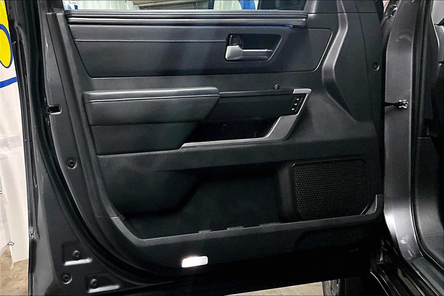 2024 Toyota Tundra Platinum - Photo 9