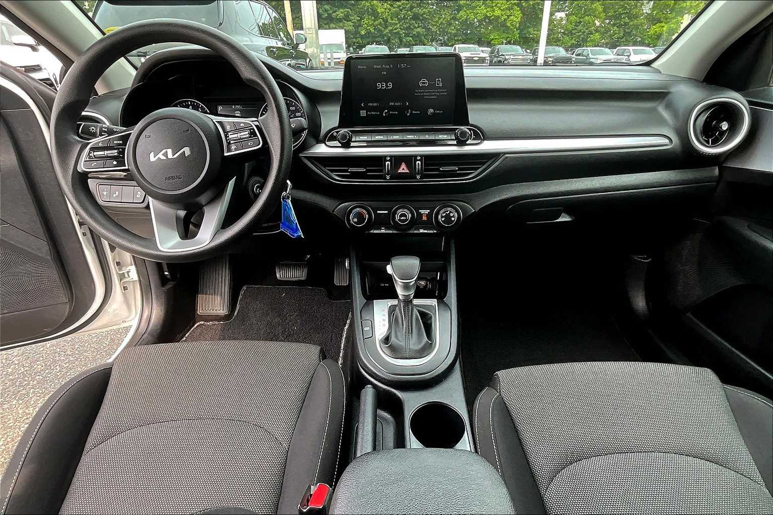 2024 Kia Forte LXS - Photo 21