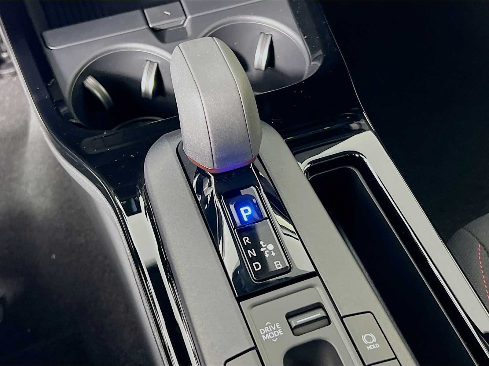 2025 Toyota Prius Plug-In Hybrid SE - Photo 11