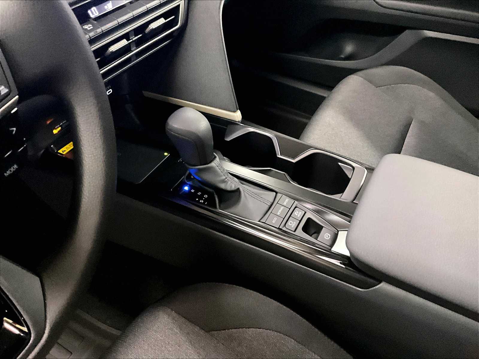 2026 Toyota Camry LE - Photo 14