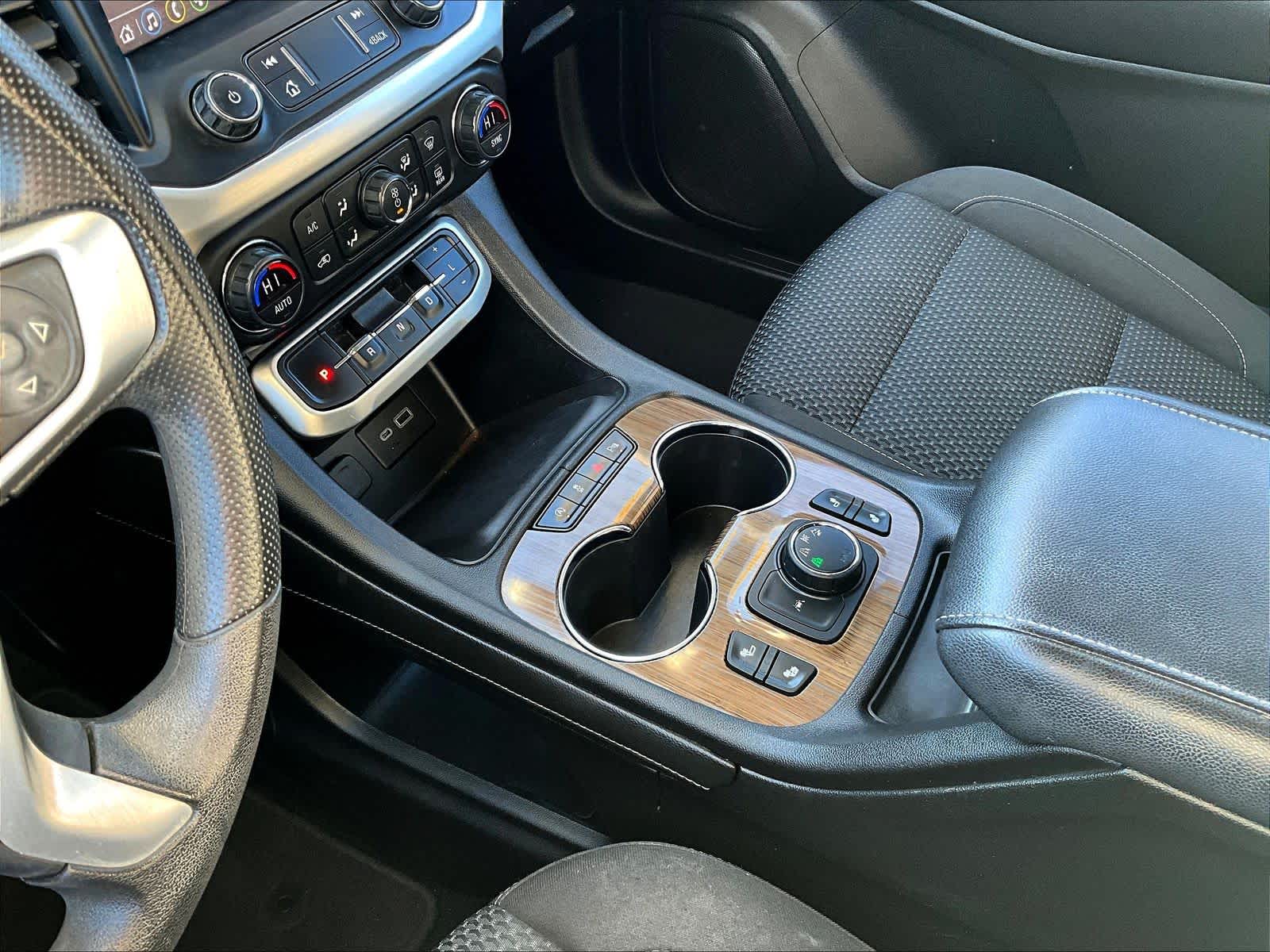 2021 GMC Acadia SLE - Photo 19