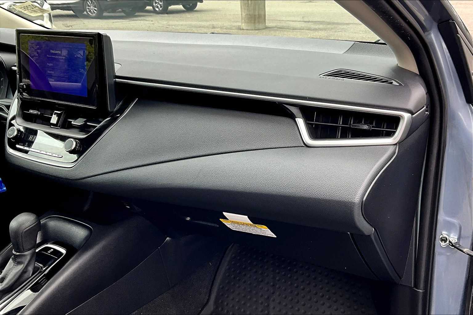 2024 Toyota Corolla LE - Photo 13