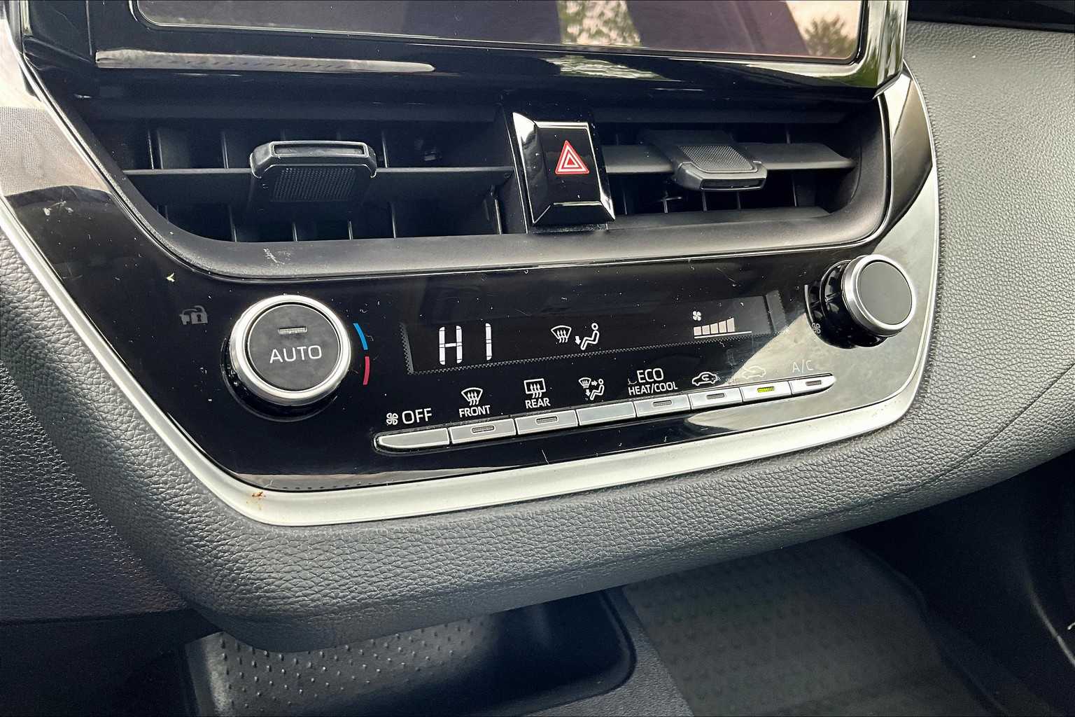 2024 Toyota Corolla LE - Photo 26