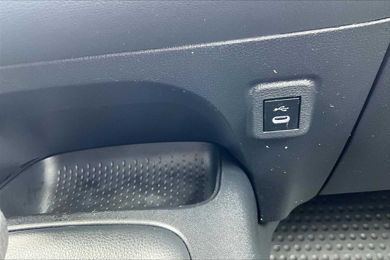 2024 Toyota Corolla LE - Photo 27