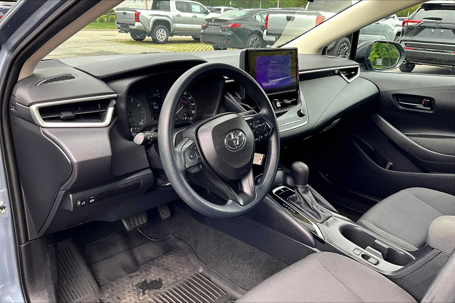 2024 Toyota Corolla LE - Photo 8