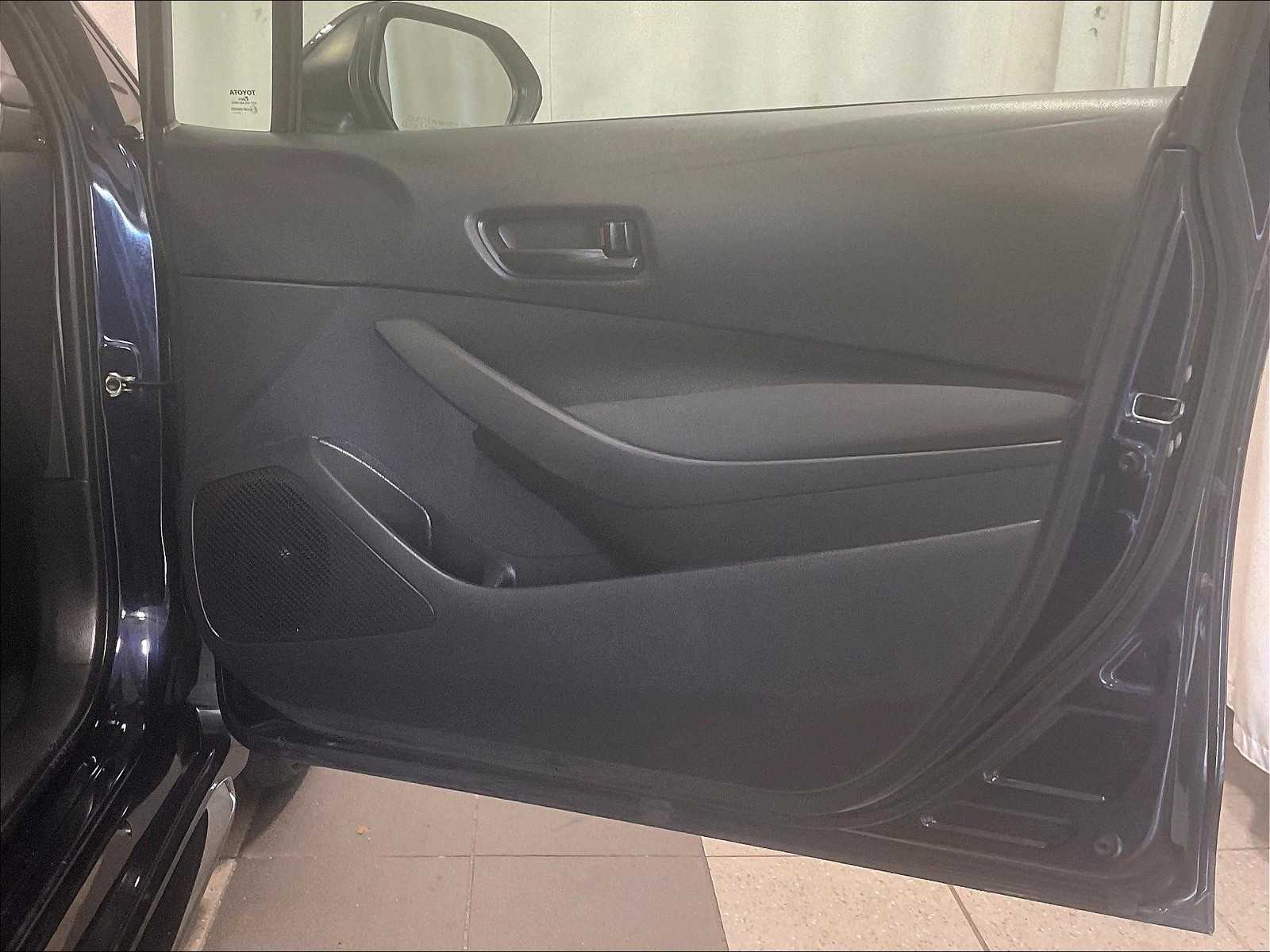 2022 Toyota Corolla LE - Photo 12