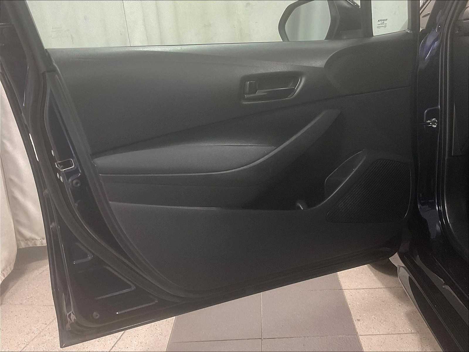 2022 Toyota Corolla LE - Photo 9