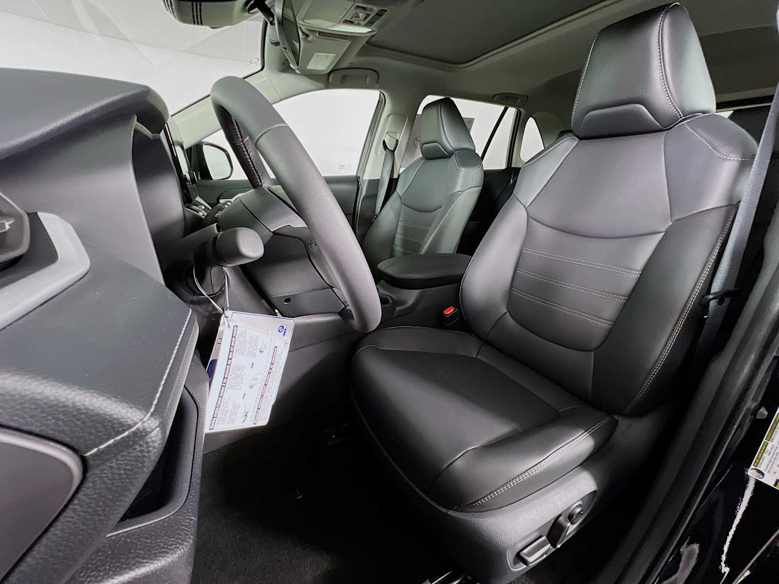 2025 Toyota RAV4 XLE Premium - Photo 12