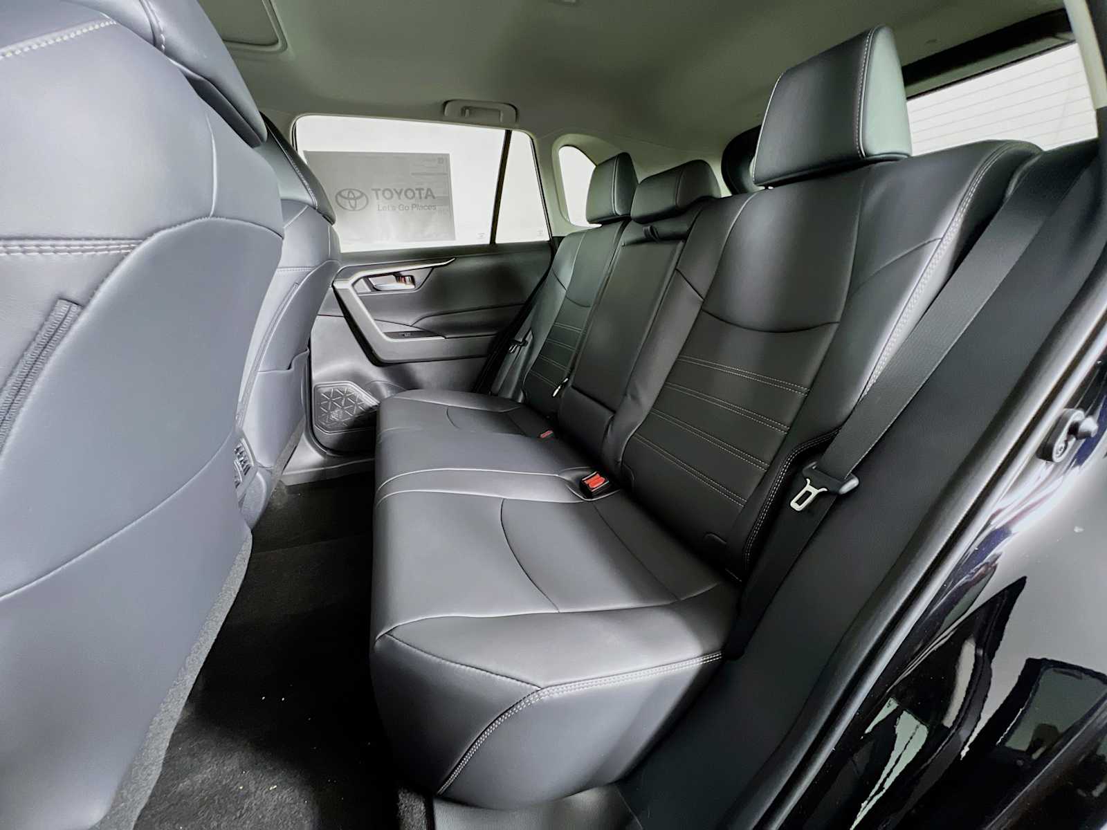 2025 Toyota RAV4 XLE Premium - Photo 13