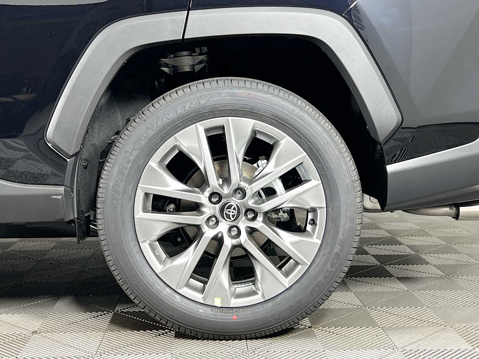 2025 Toyota RAV4 XLE Premium - Photo 19