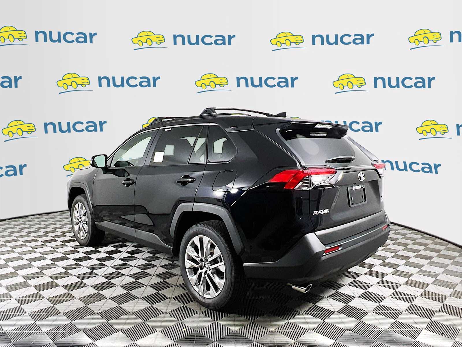 2025 Toyota RAV4 XLE Premium - Photo 4