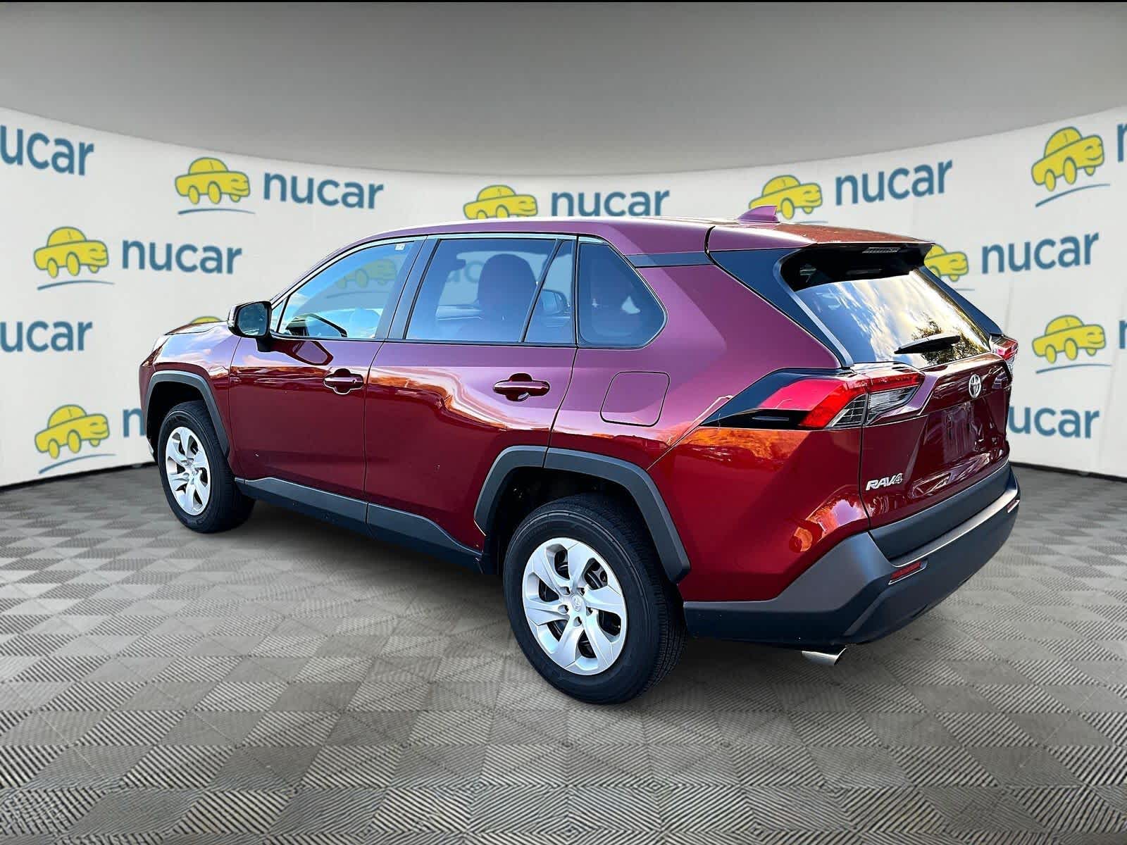 2024 Toyota RAV4 LE - Photo 3