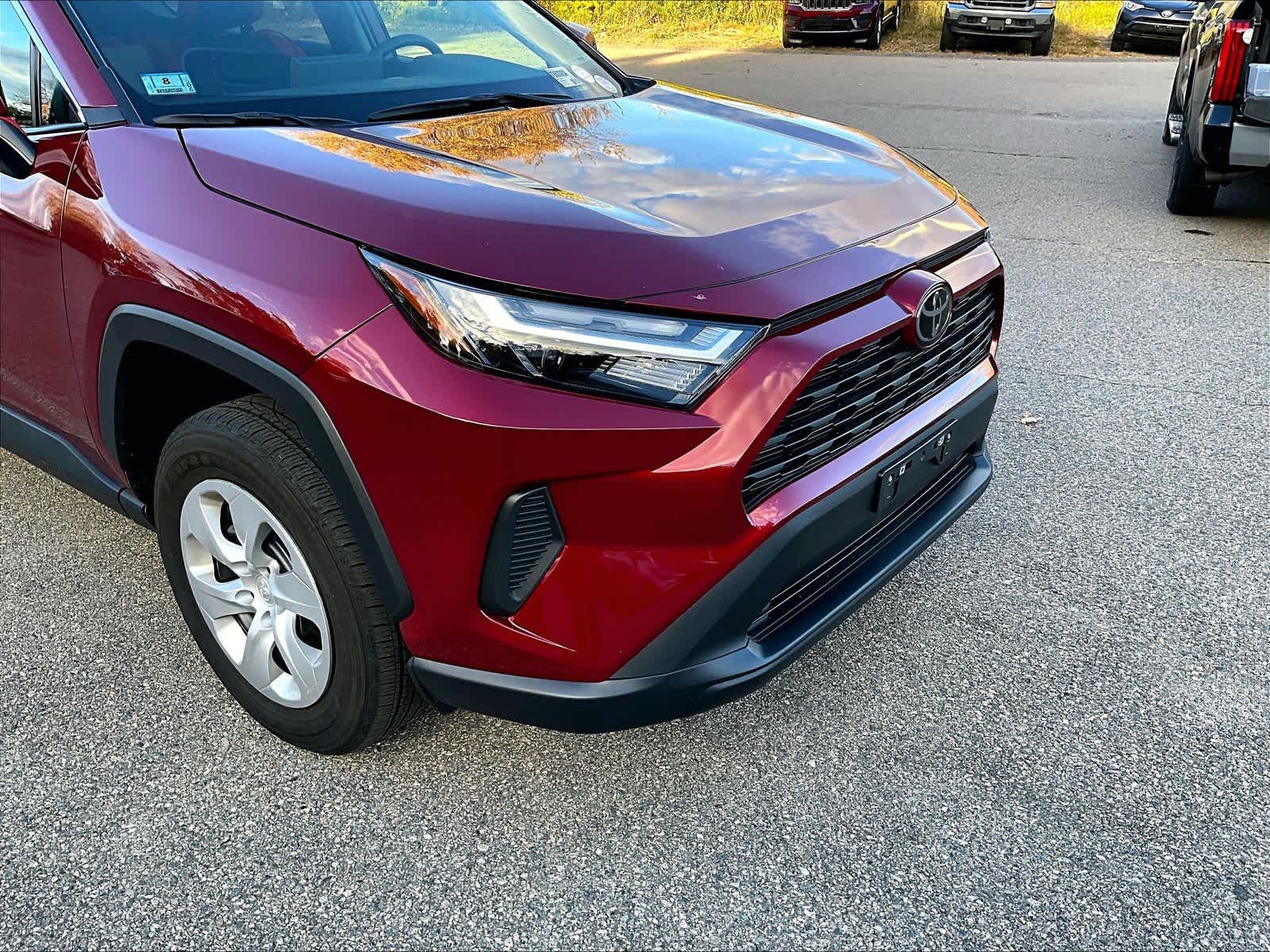 2024 Toyota RAV4 LE - Photo 5