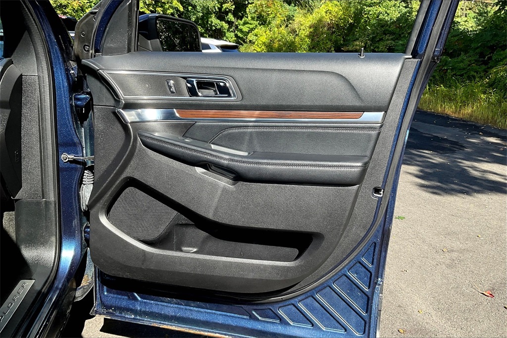 2017 Ford Explorer Limited - Photo 26