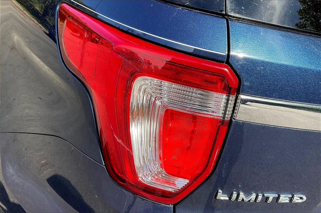 2017 Ford Explorer Limited - Photo 32