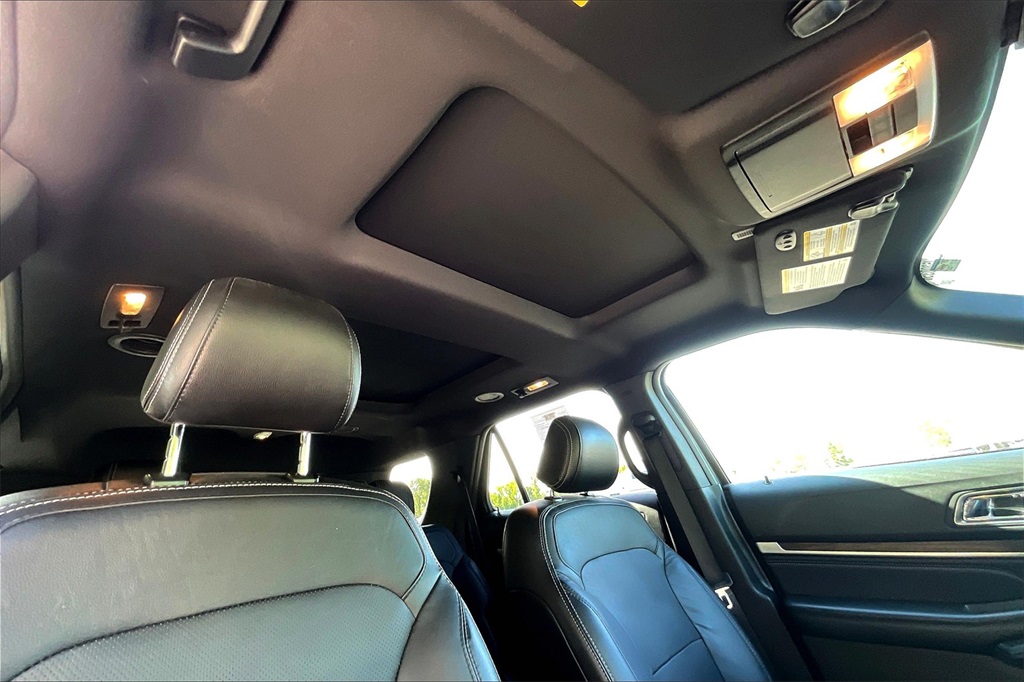 2017 Ford Explorer Limited - Photo 7