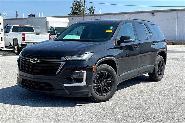 2022 Chevrolet Traverse LT Leather - Photo 2