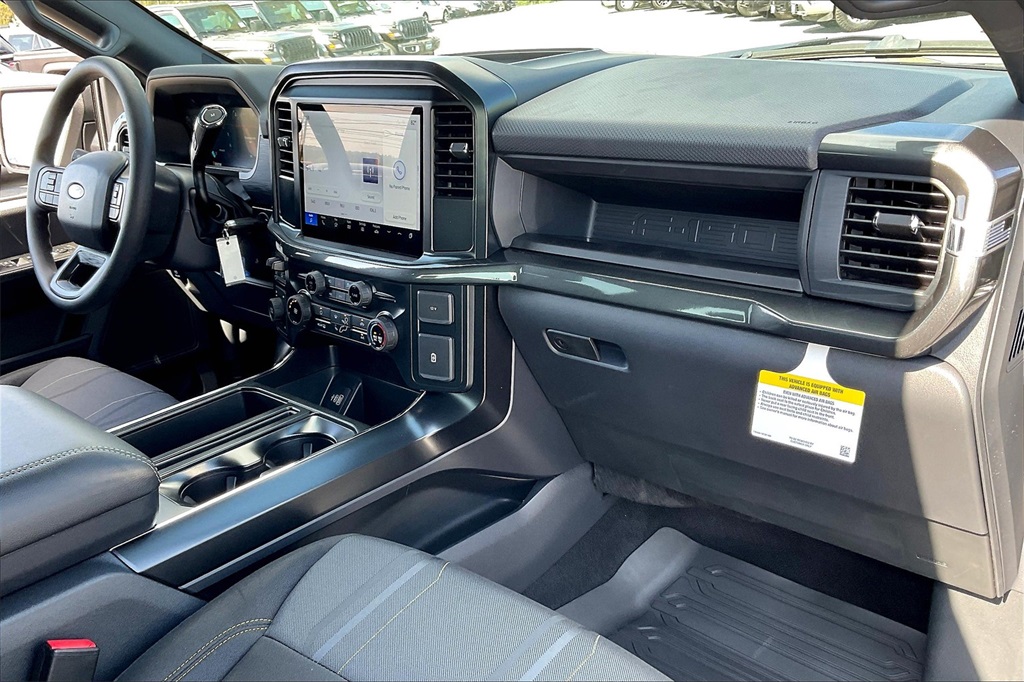 2025 Ford F-150 STX - Photo 10