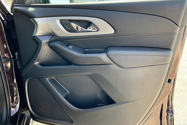 2022 Chevrolet Traverse LT Leather - Photo 12
