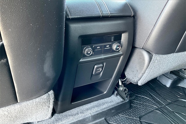 2022 Chevrolet Traverse LT Leather - Photo 24