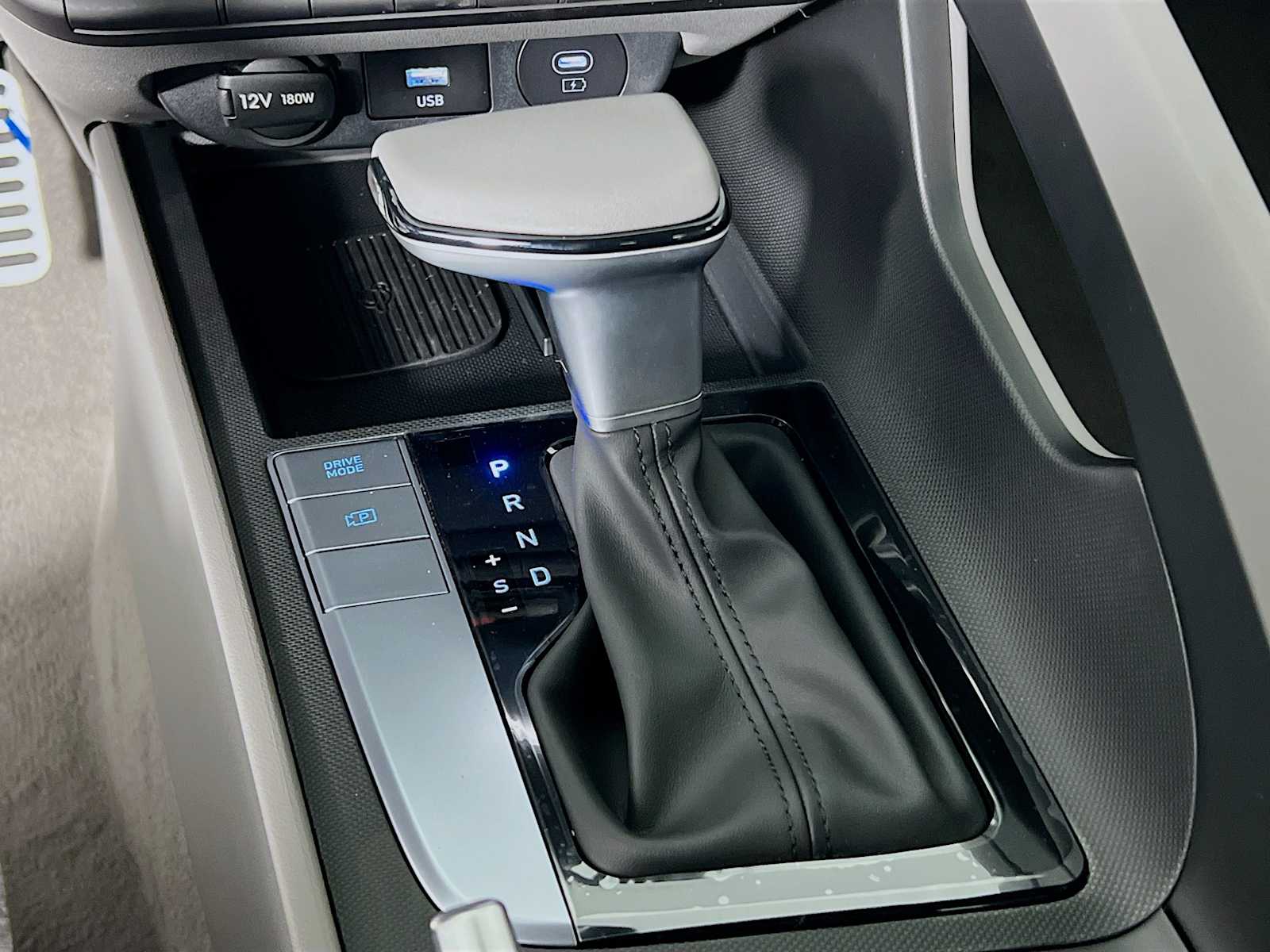 2026 Hyundai Elantra SEL Sport - Photo 11