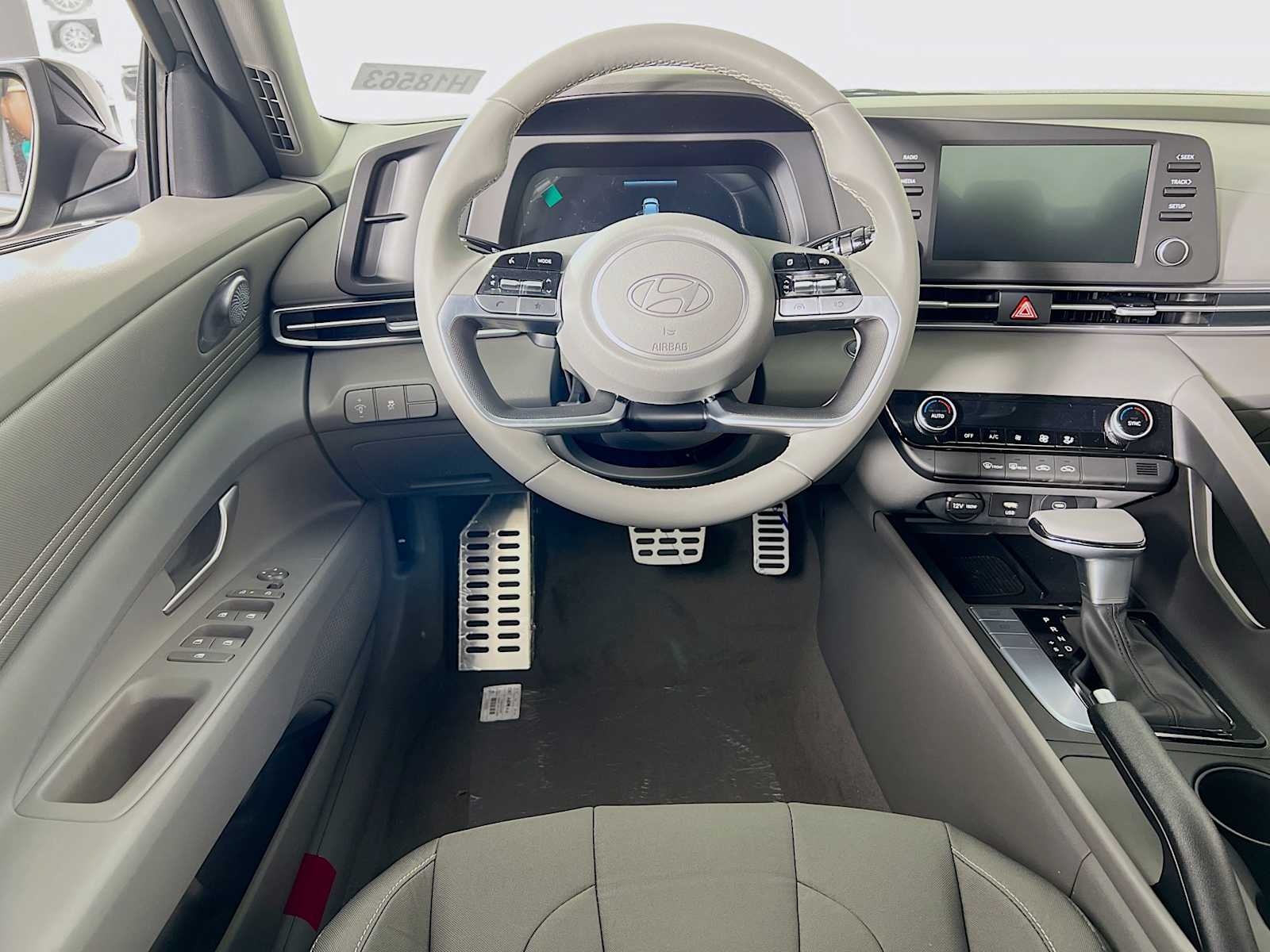 2026 Hyundai Elantra SEL Sport - Photo 14