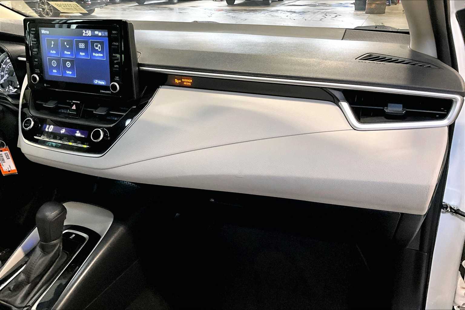2022 Toyota Corolla LE - Photo 13