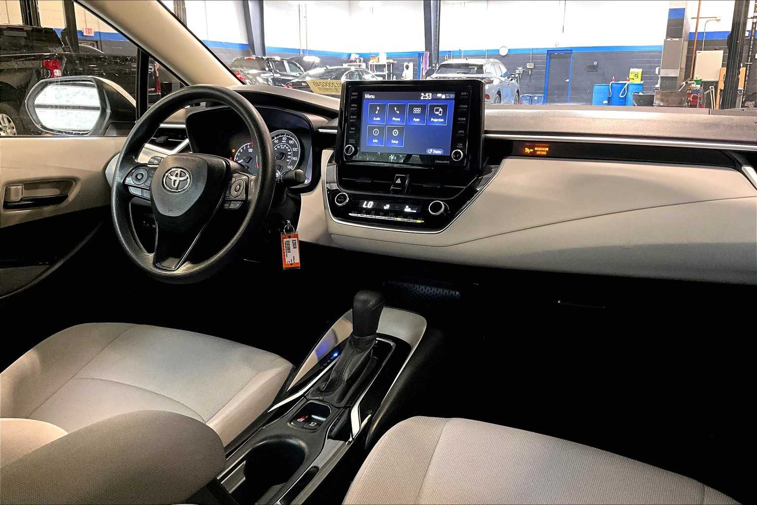 2022 Toyota Corolla LE - Photo 14