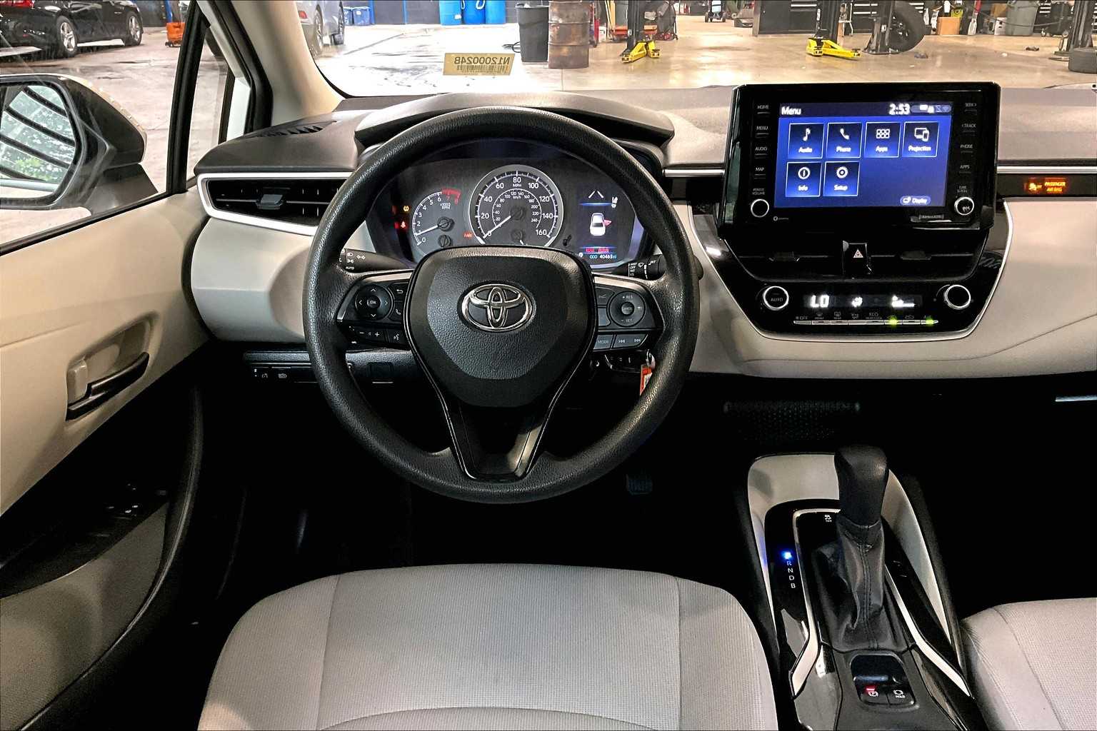 2022 Toyota Corolla LE - Photo 17